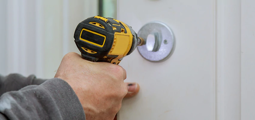 Street Locksmith For Smart Lock Repair in Poway, CA